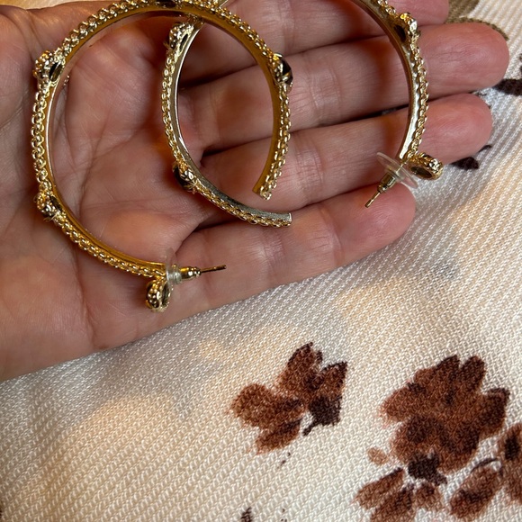 **SOLD** Kendra Scott Ashley hoop earrings & Jenna bracelets.  Never worn! - Picture 4 of 8